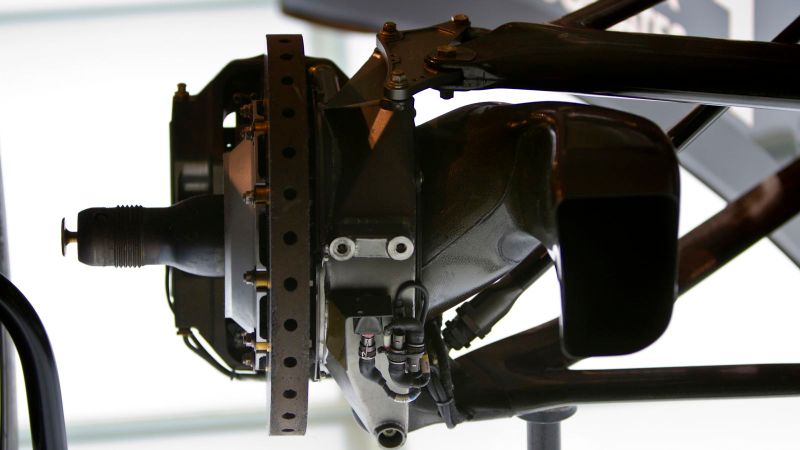 Illustration for article titled Get a bug's-eye view of Mika Häkkinen's McLaren MP4/14